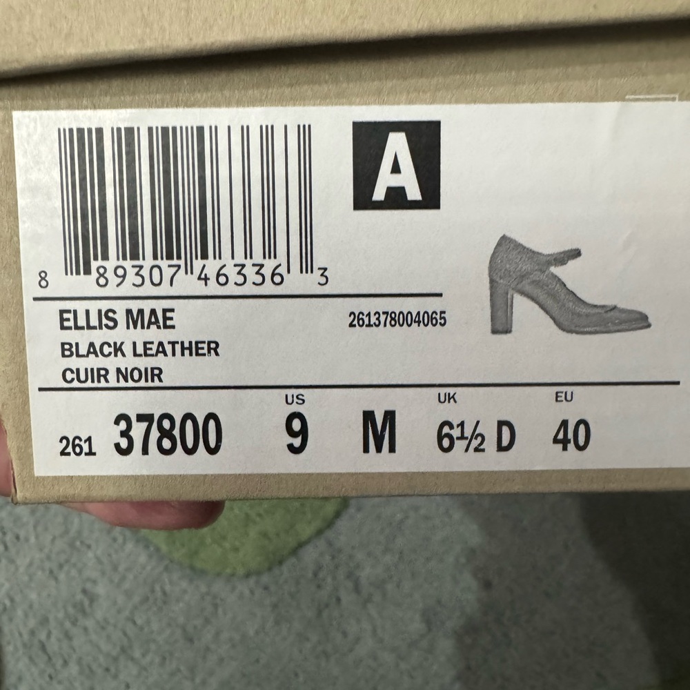 Clarks Black Leather Heels with Tan Accents
Used but good condition 8cm heels - Picture 5 of 8